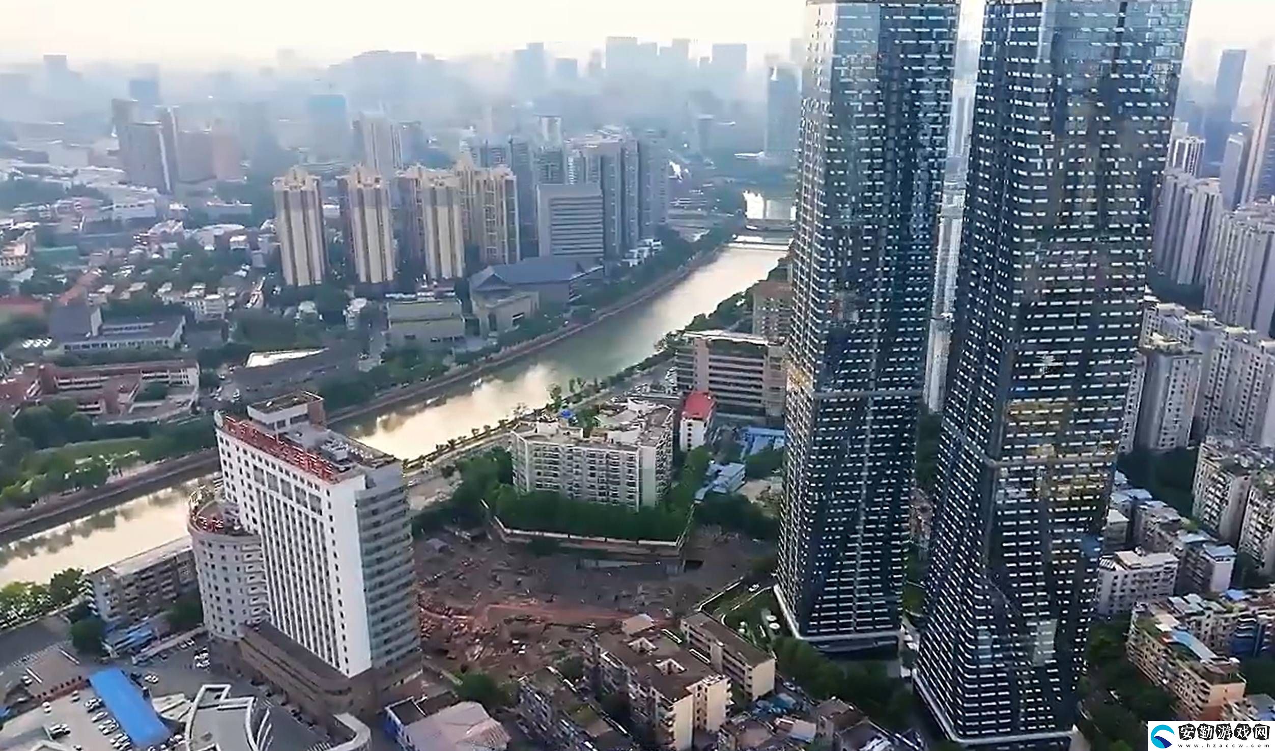成都黃金地塊重生！新希望地產(chǎn)8億競得爛尾8年范思哲公寓